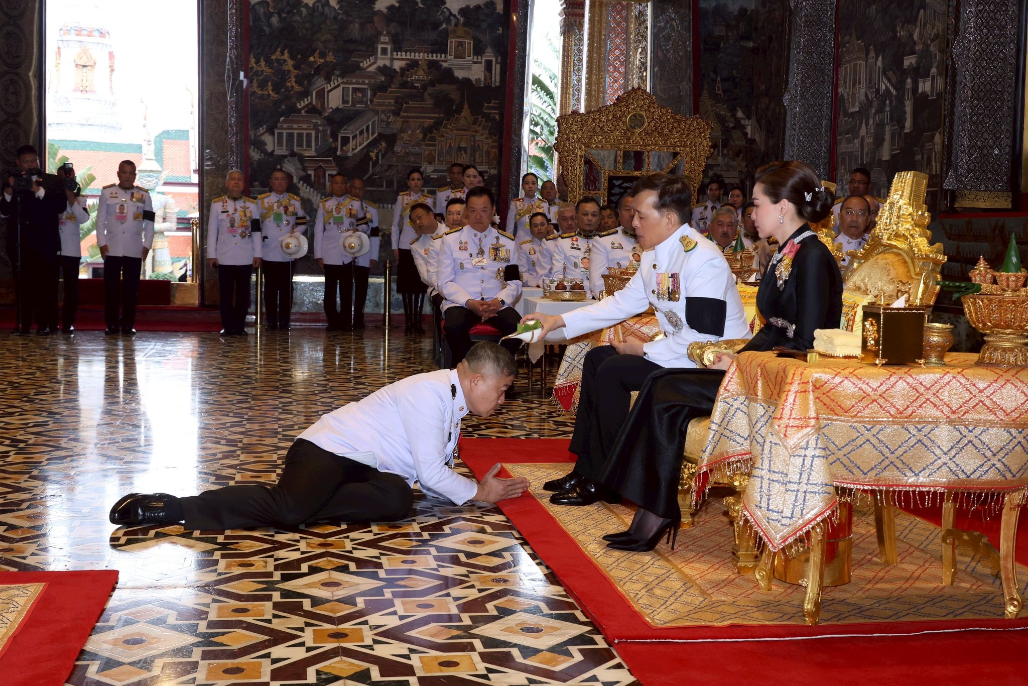 title - พระบาทสมเด็จพระเจ้าอยู่หัว และสมเด็จพระนางเจ้าฯ พระบรมราชินี เสด็จฯ ไปในการพระราชพิธีพืชมงคล พุทธศักราช 2569